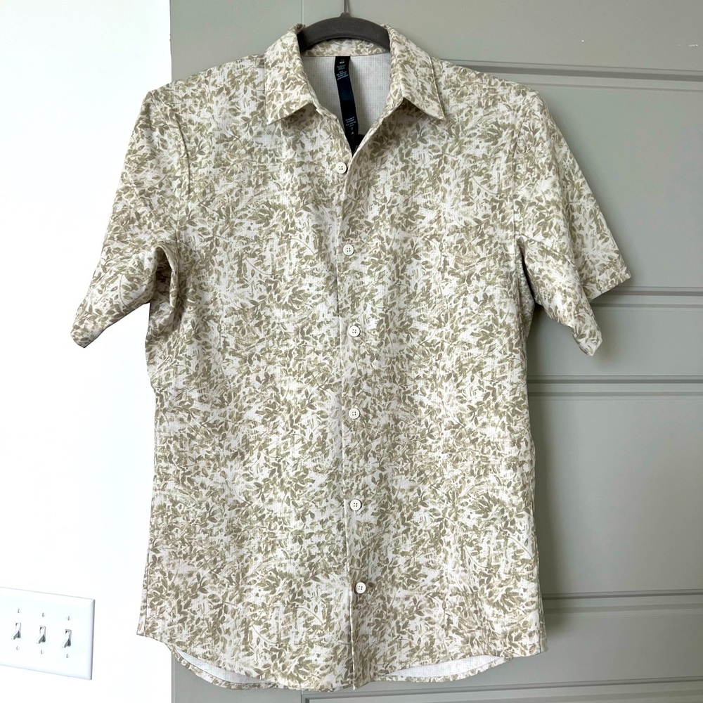 Lululemon Mens button down shirt - short sleeve - XS